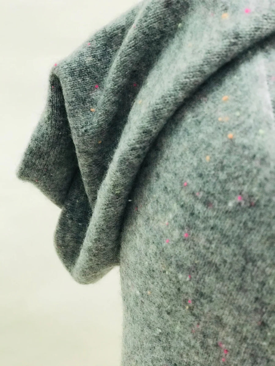 CASHMERE HOODIE in Color: Speckled Grey